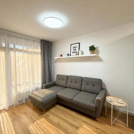 Brand New Family In Center With Garage & Mountain View *
