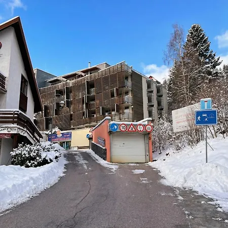 Brand New Family In Center With Garage & Mountain View 아파트 *